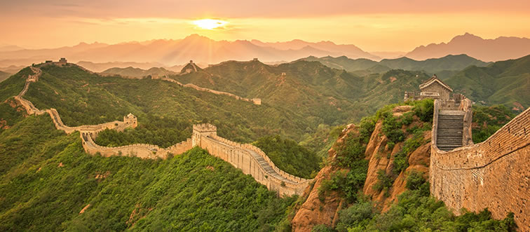 Let's zoom in on this massive, snake-like stone marvel spanning the horizon—which global giant is it?
